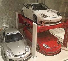 Porsche with 4-Post Lift Diorama